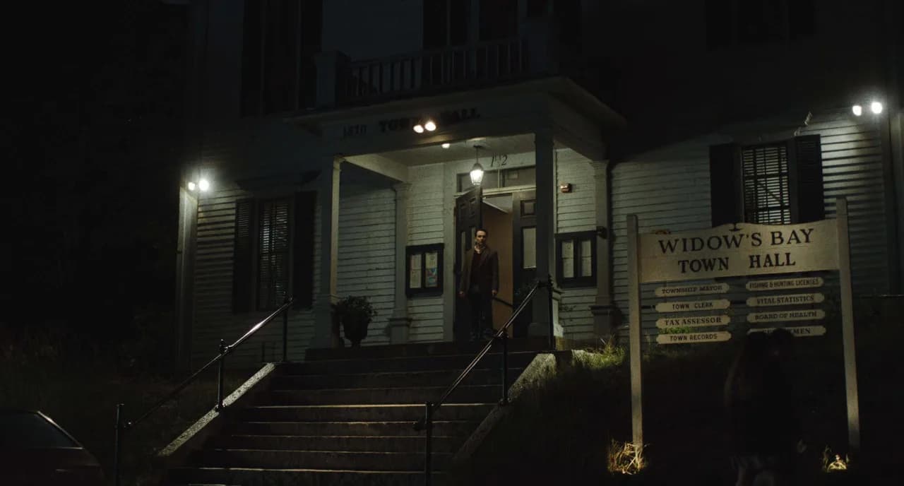 Widow's Bay: 14 Emmys em 2026 — vale a pena maratonar?