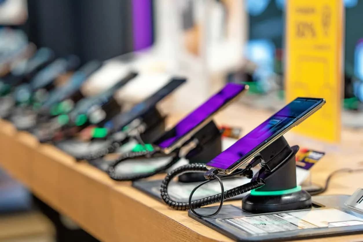 Envios de smartphones caem 20%: o que muda para você