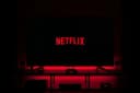 Netflix fica mais cara: veja preços e como economizar