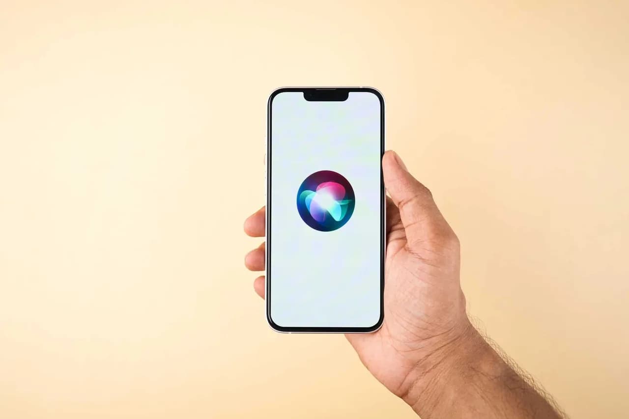 Apple e a nova Siri: contratos milionários com publishers
