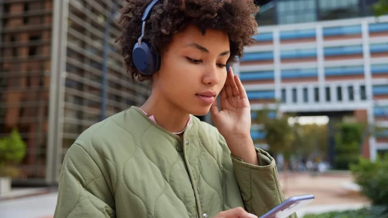Melhores auscultadores para estudar em 2025: guia completo