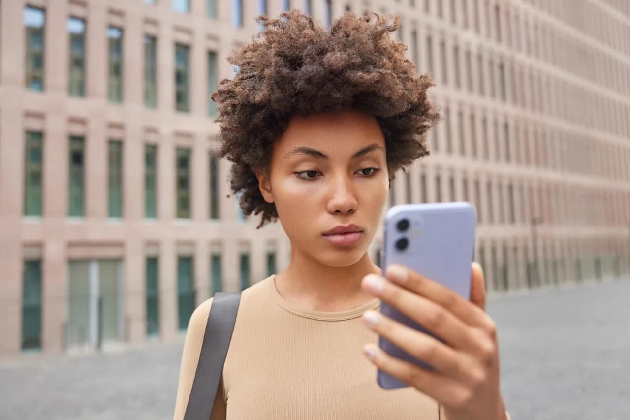 Como tirar o celular do silencioso com SMS: iPhone e Samsung