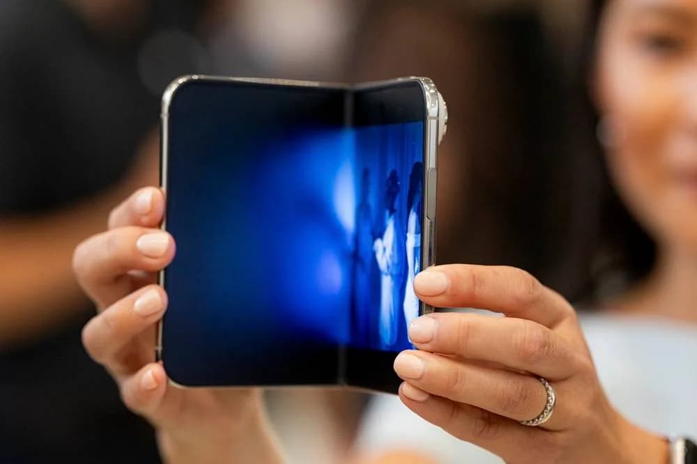Celular dobrável: vale a pena? Guia completo de compra