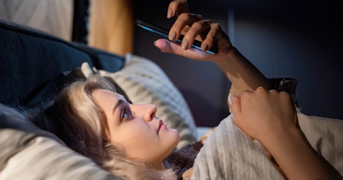 Celular e sono: 5 maneiras de reduzir o impacto à noite